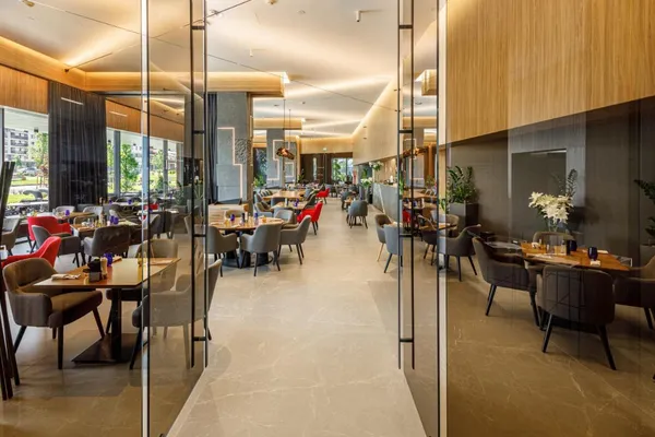 Hotel Qosmo
