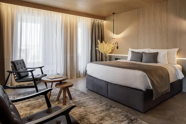 Hotel Qosmo